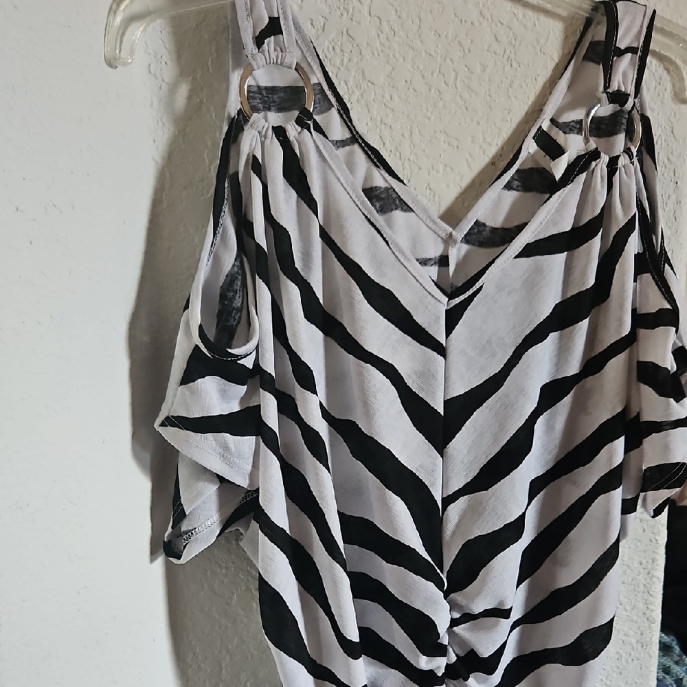 Elegant Zebra Stripe Women's Blouse Off The Shoulder